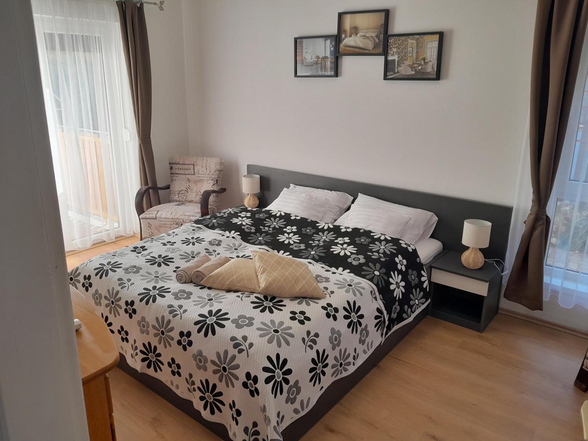 זלקרוס Nyirfa Apartmanhaz מראה חיצוני תמונה