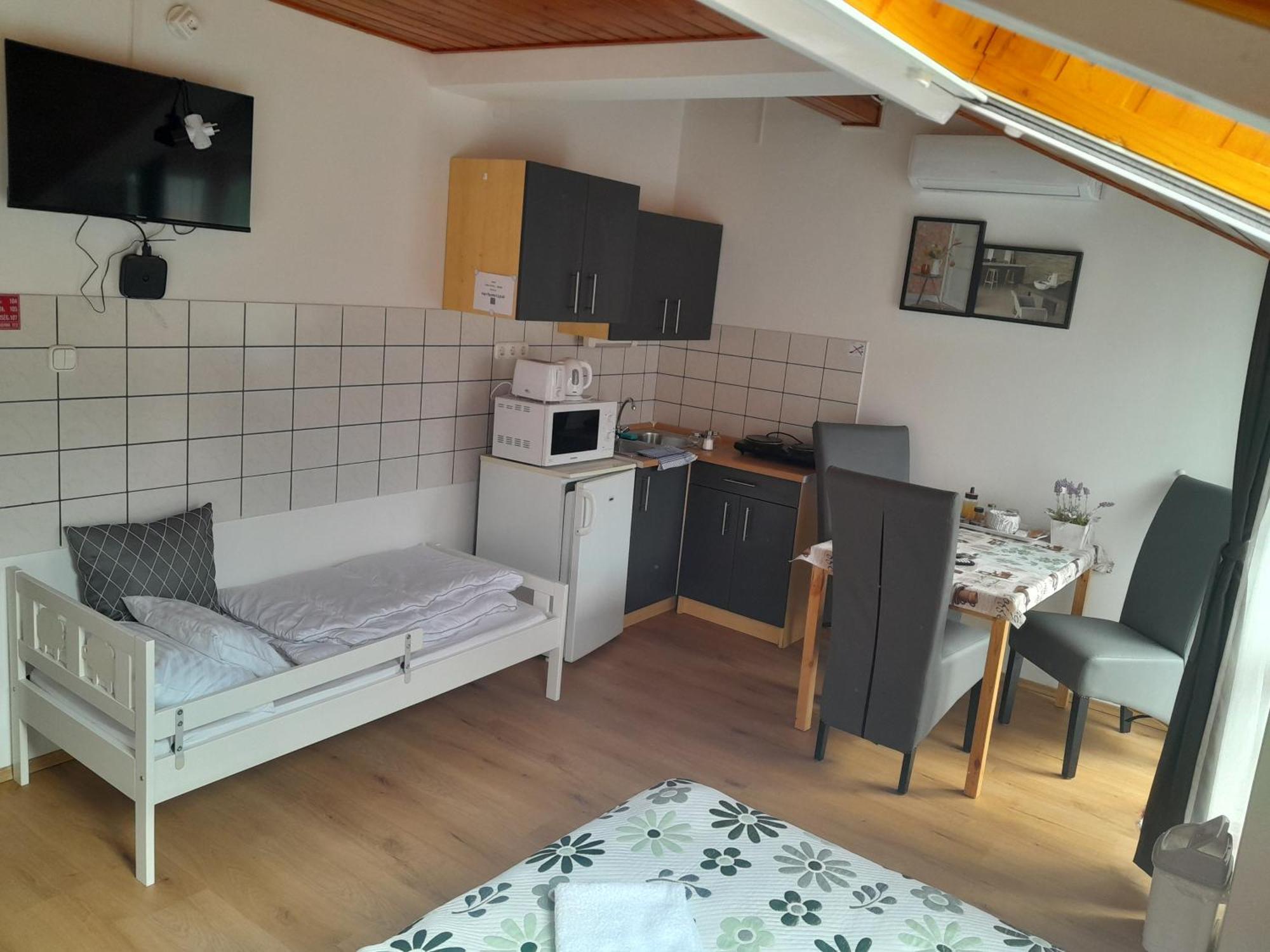 זלקרוס Nyirfa Apartmanhaz מראה חיצוני תמונה